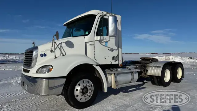 2007 Freightliner Columbia 112