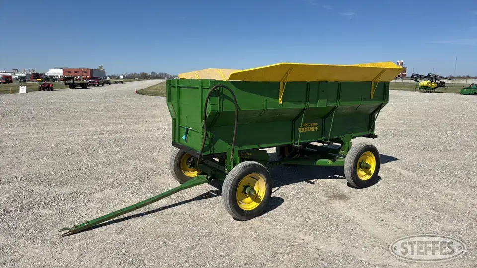 John Deere Triumph Barge Box