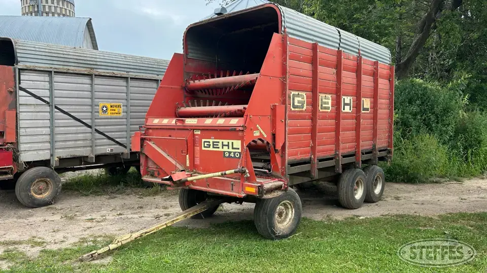 Gehl 940 Forage Wagon