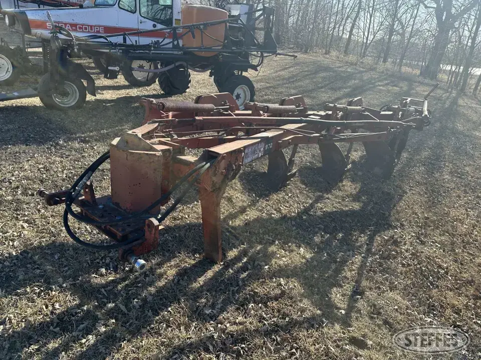 Melroe 902 Plow