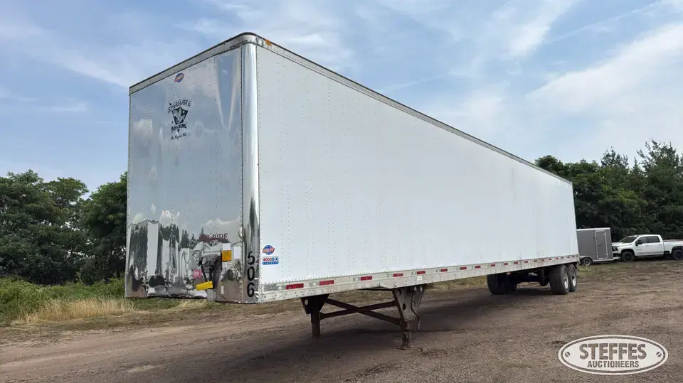 2010 Utility VS2DX Van Trailer