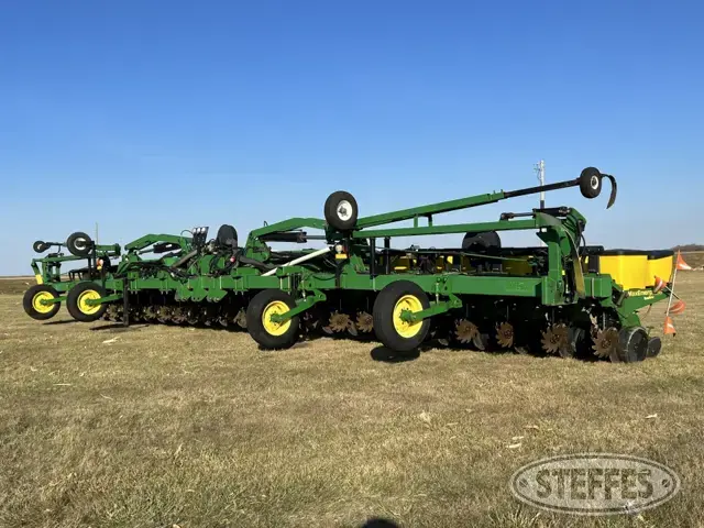 2000 John Deere Moore Built