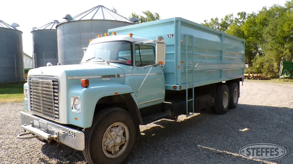 1977 International Loadstar 1800 Tandem Boxed Truck