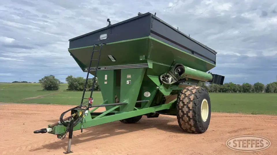 Unverferth 9200 Grain Cart