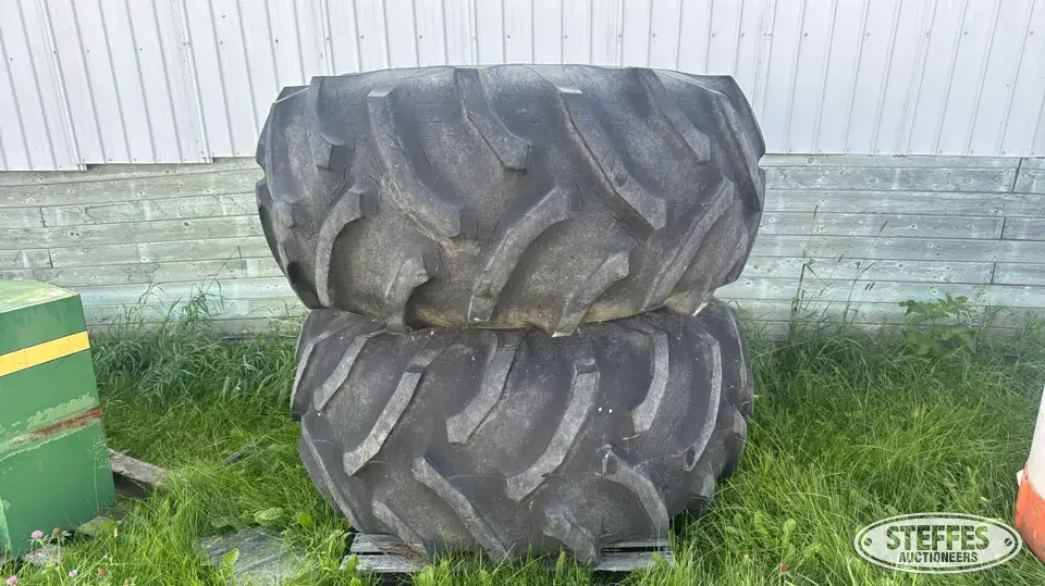 (2) Goodyear Dyna Torque II 28L-26 tires Tractor-Implement Tire
