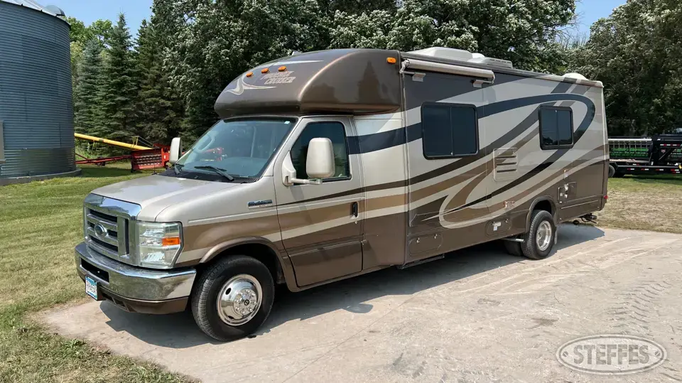2009 Ford E450 Super Duty Phoenix Cruiser Motorhome