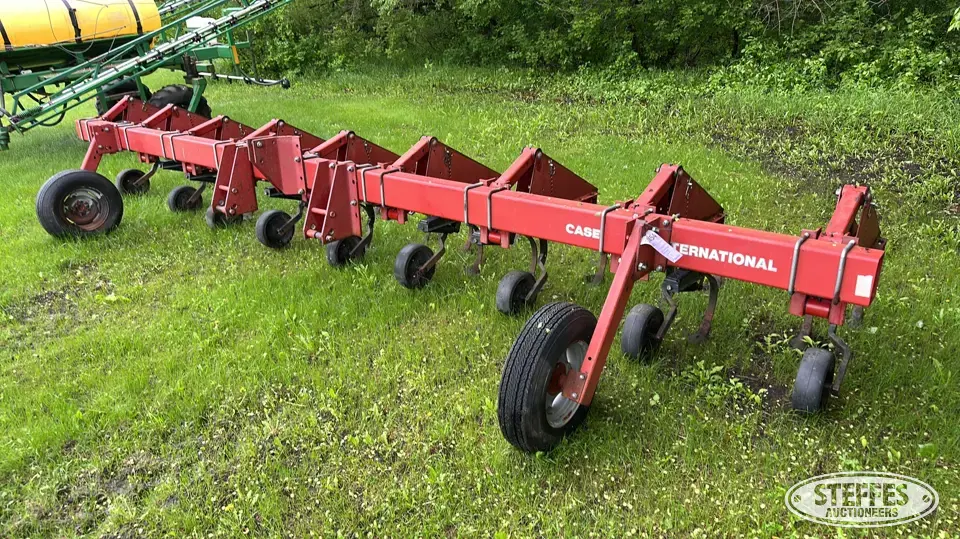 Case IH 1820 Row Crop Cultivator