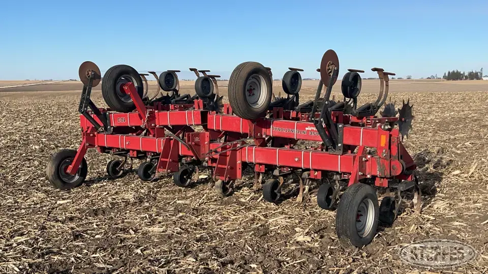 Case IH 183 Row Crop Cultivator