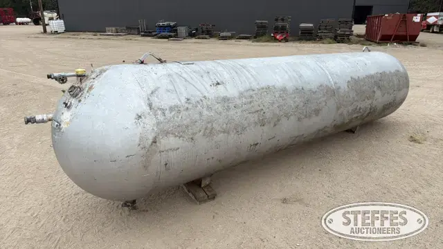 1000 Gal. propane tank