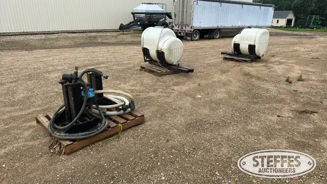 Saddle tanks