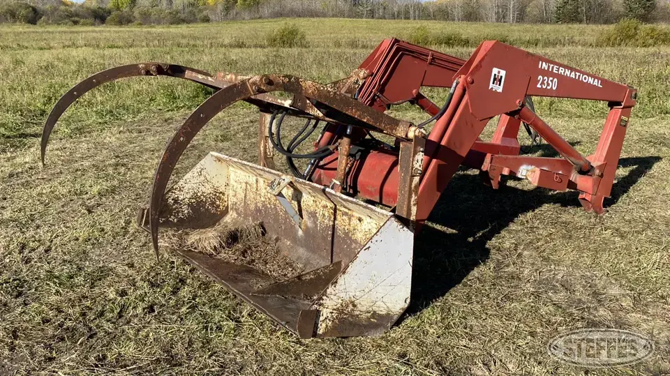 International 2350 Tractor Loaders and Attachment