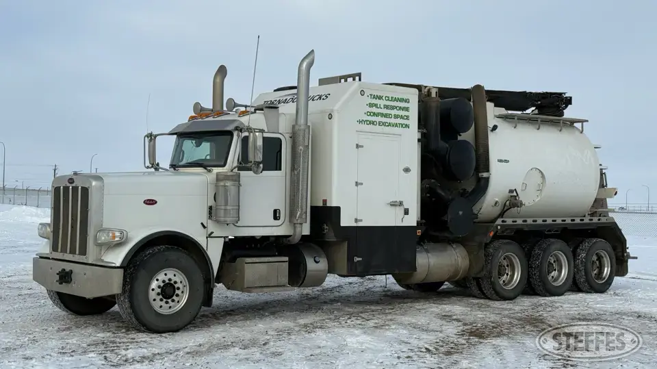 2020 Peterbilt 389 Hydrovac Truck