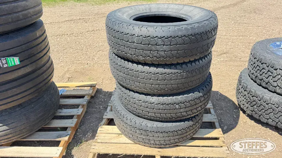 (4) Firestone Destination 265/75R16 tires Passenger-Light Truck Tire