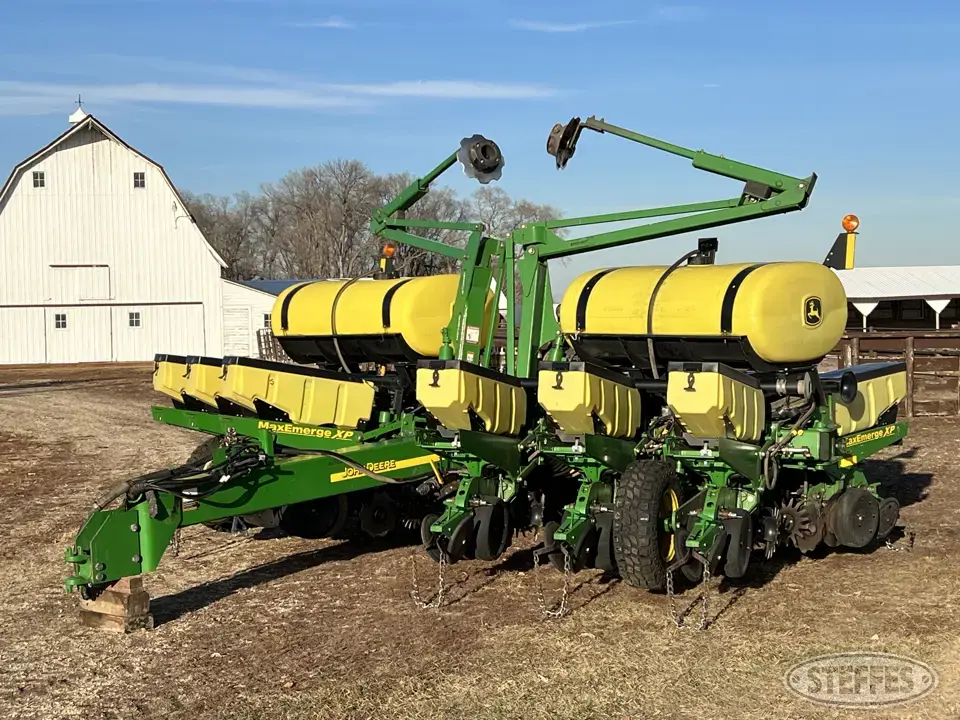 2008 John Deere 1760 12 or More Row Planter