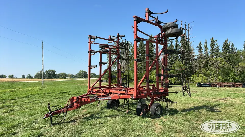 Case IH 5800 Chisel Plow