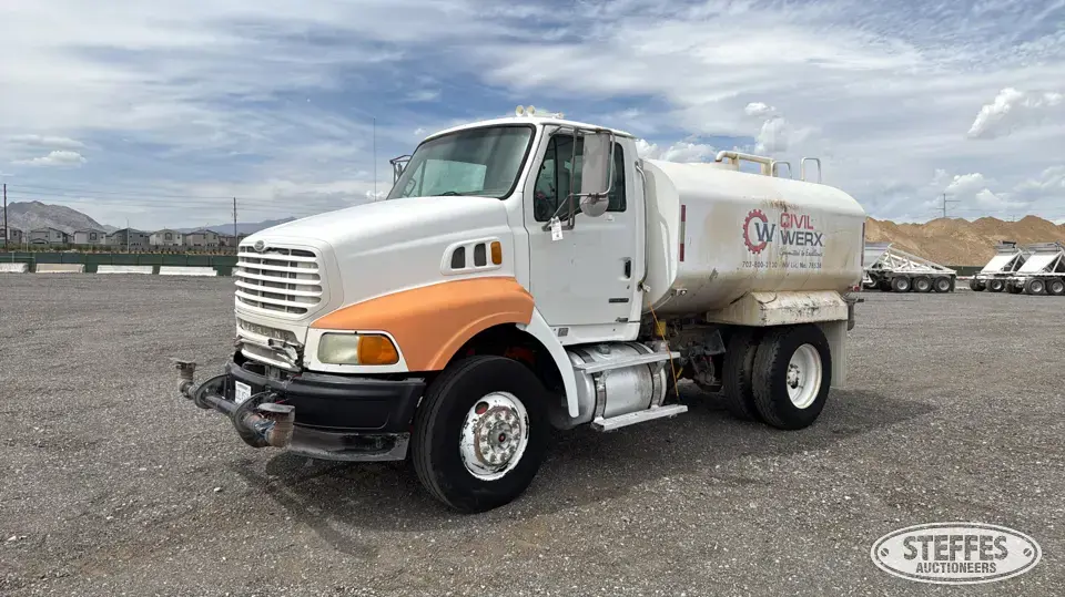 2005 Sterling L8500 2,000 gal. Water Truck