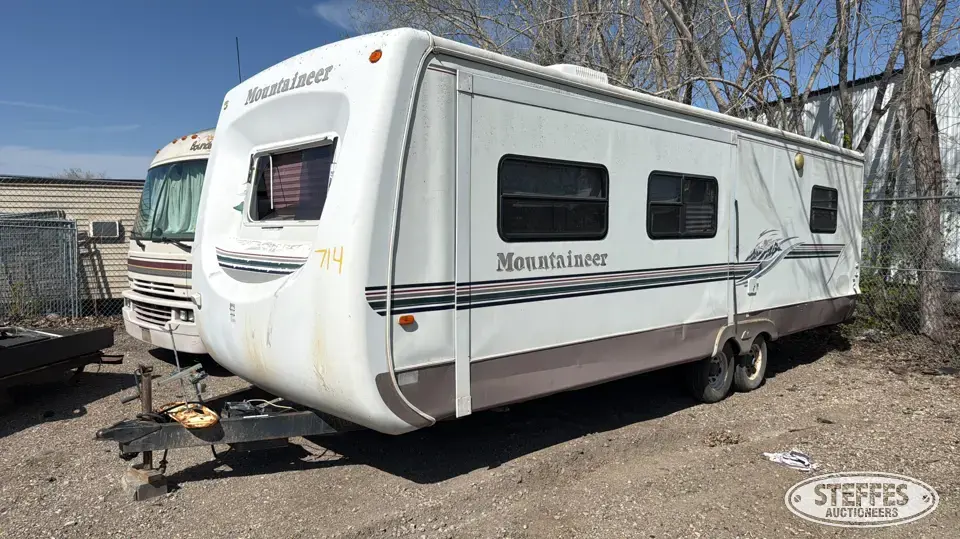 2003 Keystone Mountaineer VR1 305KS Camper