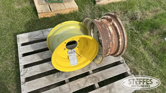 John Deere 2210 & 2410 wheels