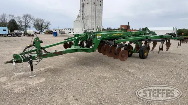 2008 John Deere 2700