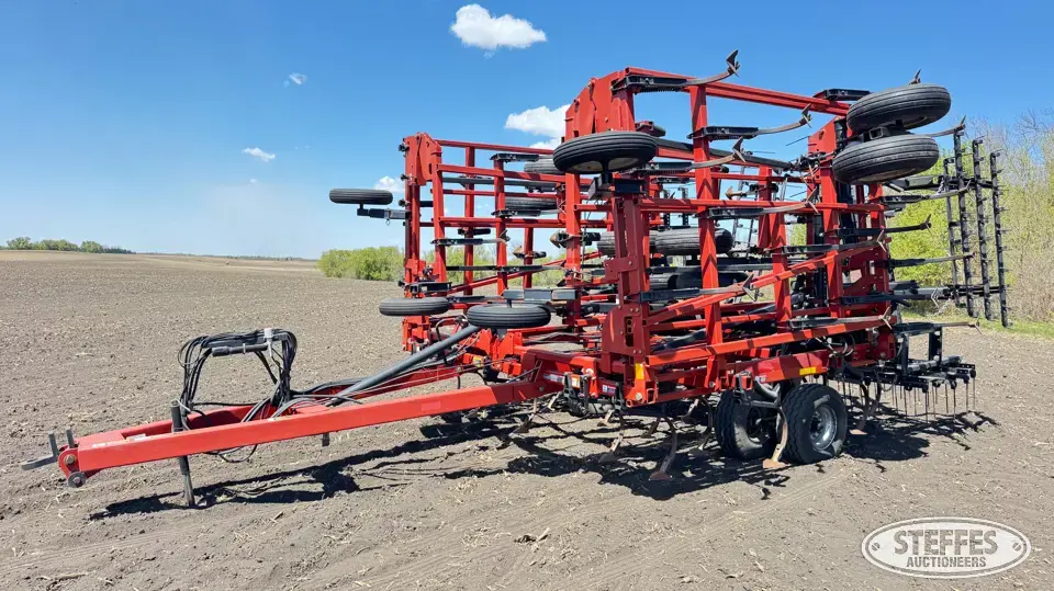 Case IH Tigermate II Field Cultivator