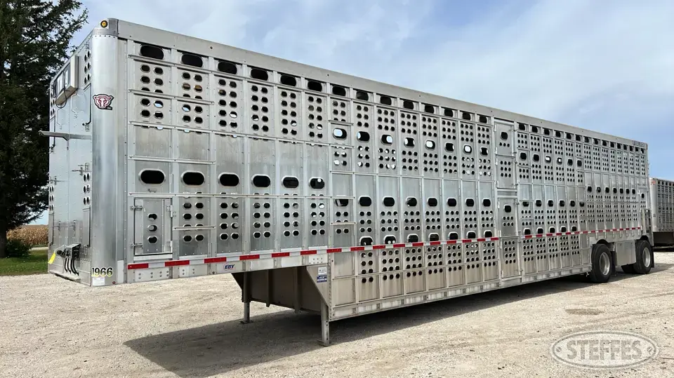 2025 Eby Semi Livestock Trailer