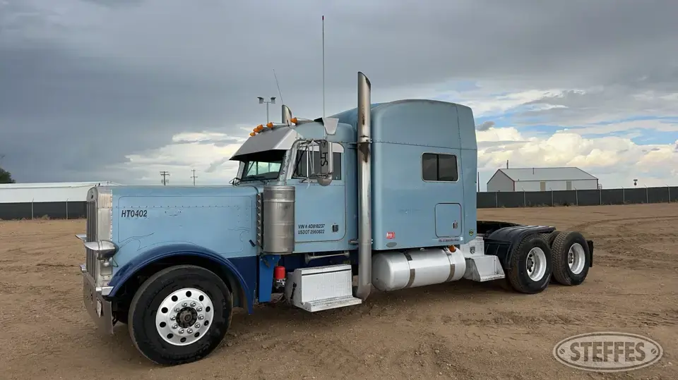 2004 Peterbilt 379EX Conventional Truck with Sleeper