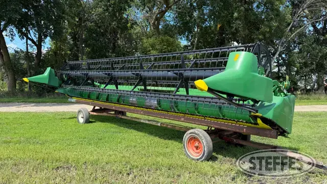 2001 John Deere 925F