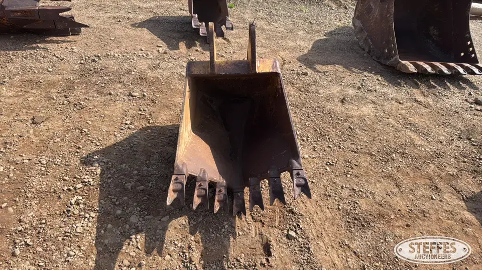 Hensley loader backhoe frost bucket Loader Backhoe Attachment