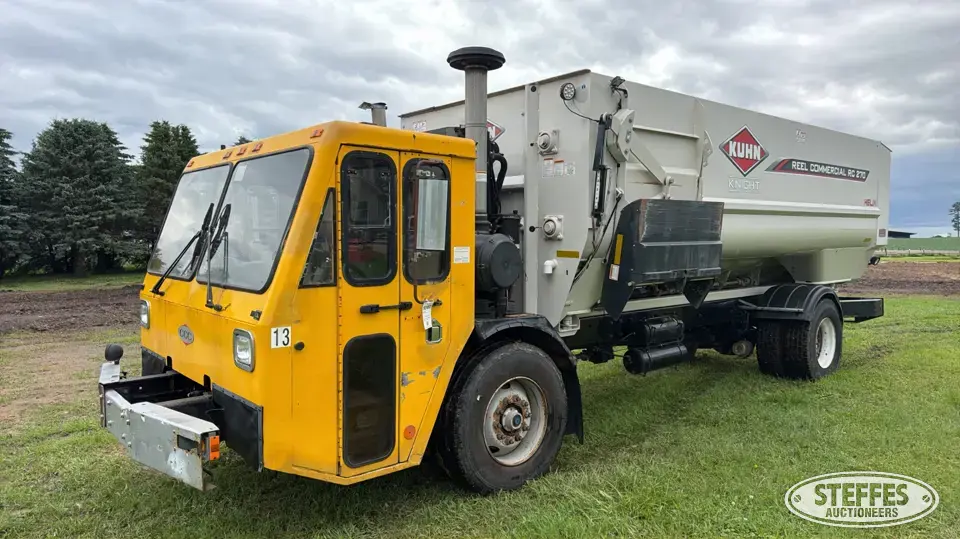 2003 CCC Feed Truck