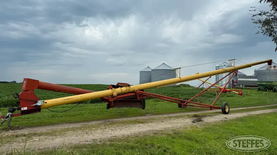 1998 Westfield 100-61 Swing Hopper Auger