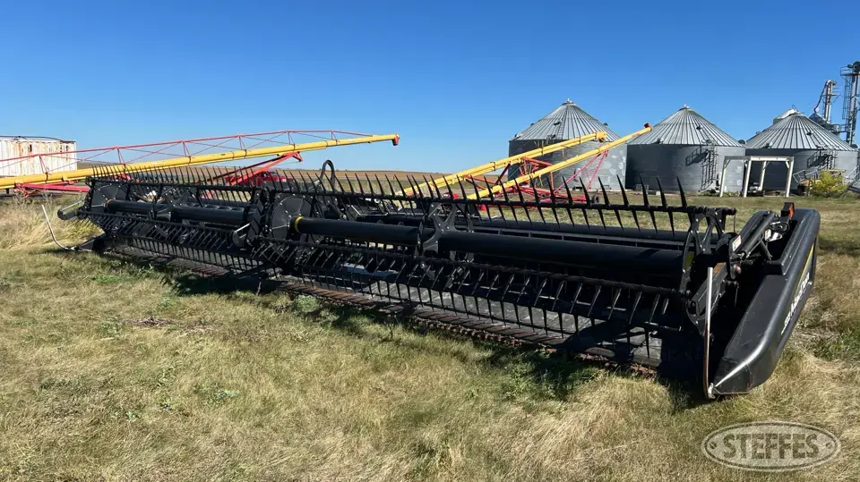 2011 MacDon FD70 Draper Head