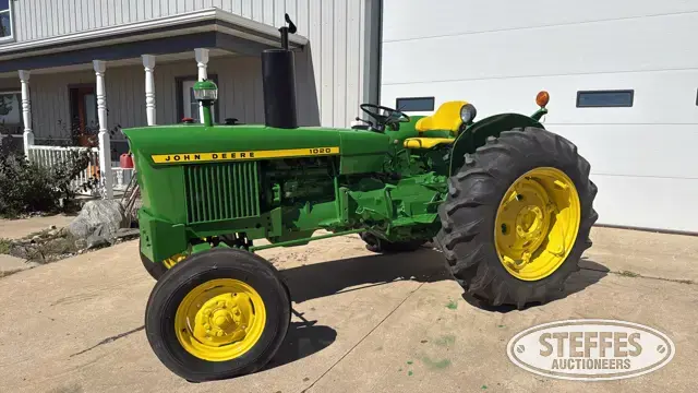 John Deere 1020