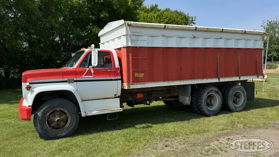 1973 Chevrolet C65  Custom Deluxe Tandem Boxed Truck