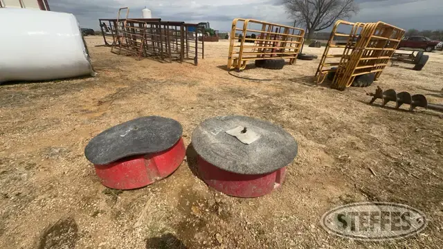 Sioux mineral feeder
