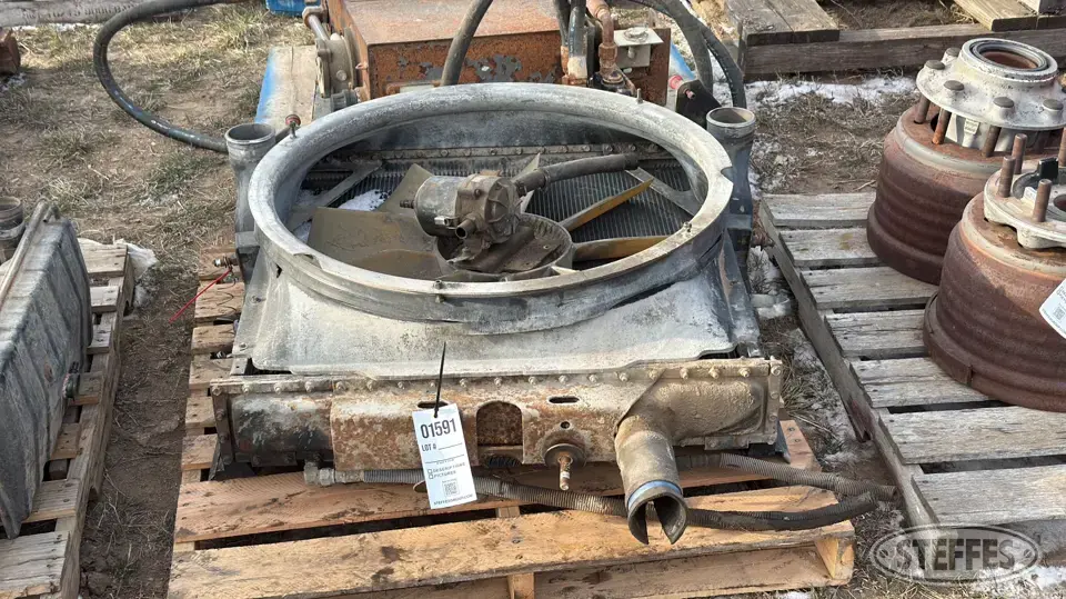 Peterbilt radiator Truck-Trailer Part