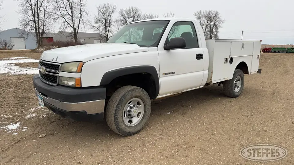 2006 Chevrolet Silverado 2500HD 3 Quarter Ton Pickup