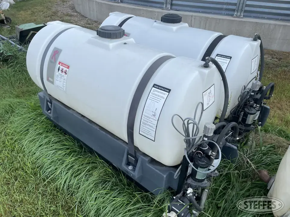 (2) 100 gal. poly fertilizer tanks Poly Tank