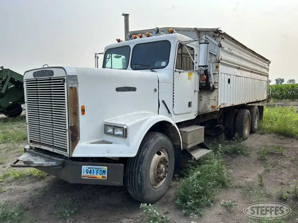 1988 Freightliner Conventional Specialty Truck