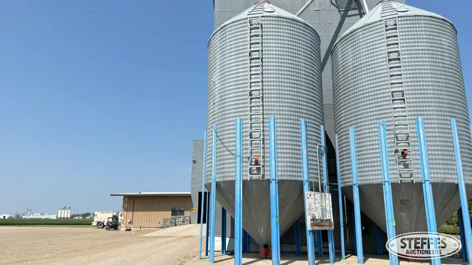 Hopper bin