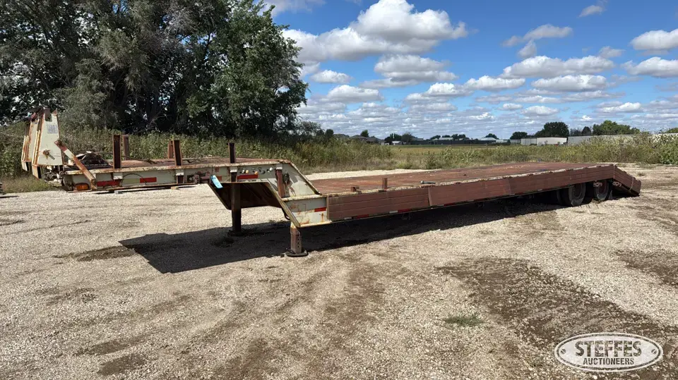1981 Trail King Semi Flatbed Trailer