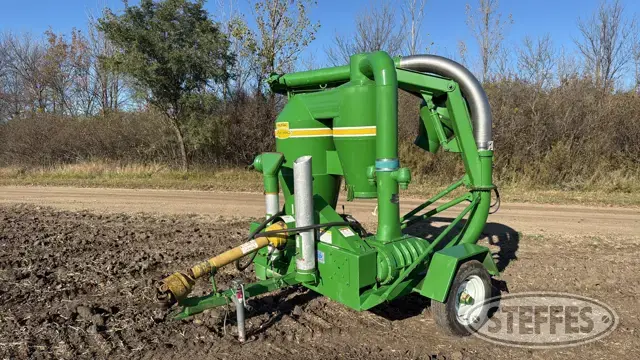 2001 Walinga Agri-Vac 6614