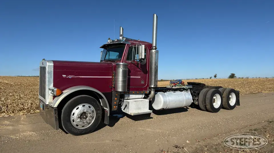1996 Peterbilt 379 Conventional Truck without Sleeper