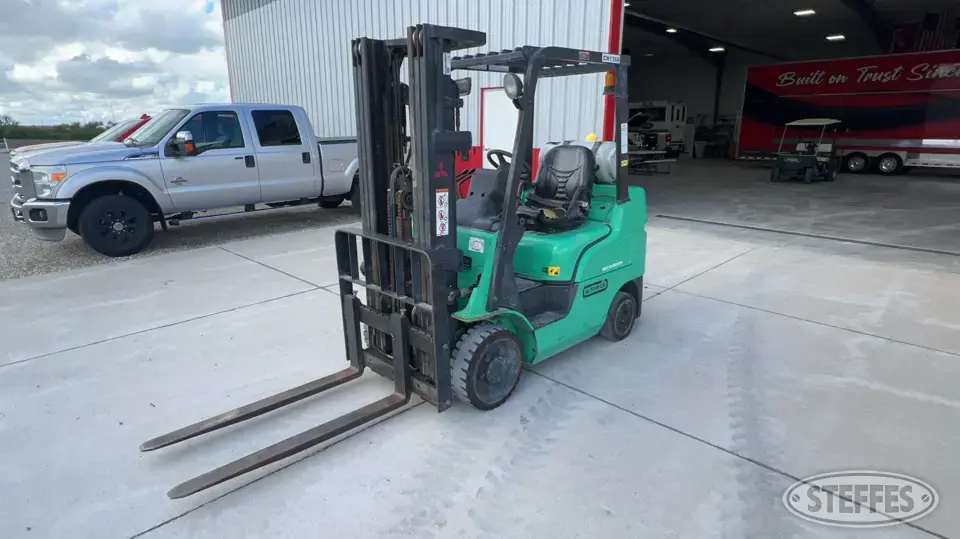 Mitsubishi FGC25N Warehouse Forklift