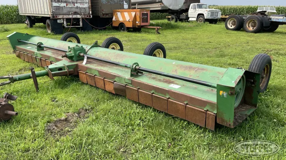 John Deere 220 Stalk Chopper