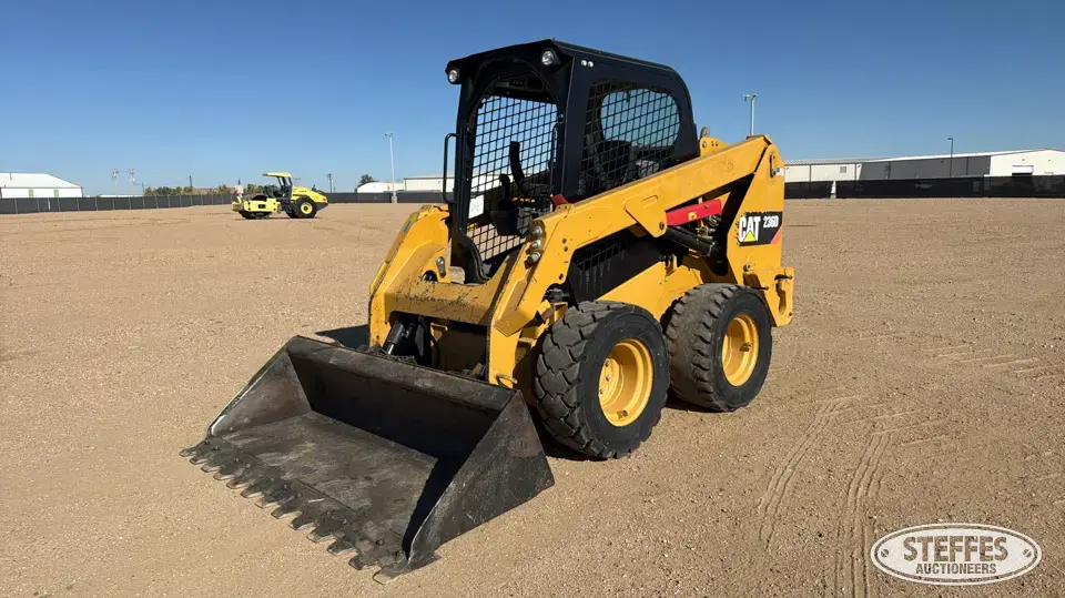 2016 CAT 236D Wheeled Skid Steer