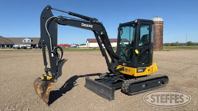 2022 Deere 35G