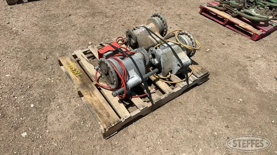 (3) Ridgid 300 Construction Support Item