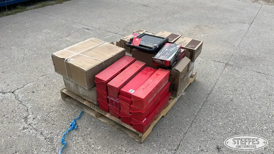 Pallet of electric fencing Livestock Equipment-Other