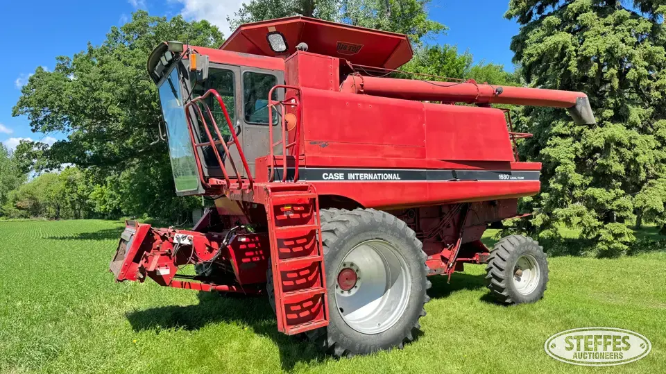 1992 Case IH 1680 Combine