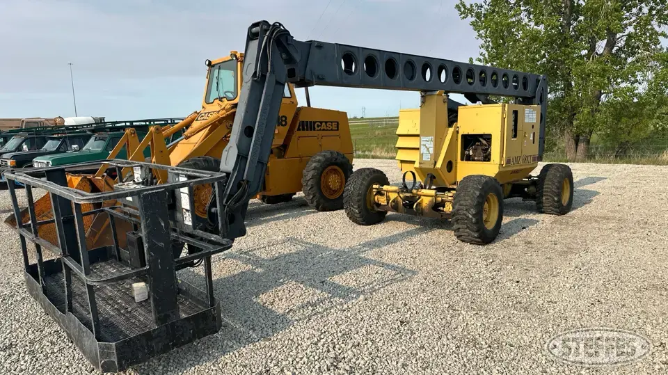 Grove AMZ68XT Boom Lift